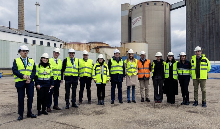 Una imagen de la visita oficial hoy a la factoría de Miranda de Ebro. /FHeras-Jta.