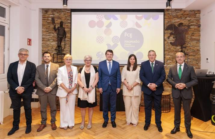 Mañueco reitera el potencial del sector lácteo de Castilla y León que genera más de 6.000 empleos y una cifra de negocio superior a 2.000M€