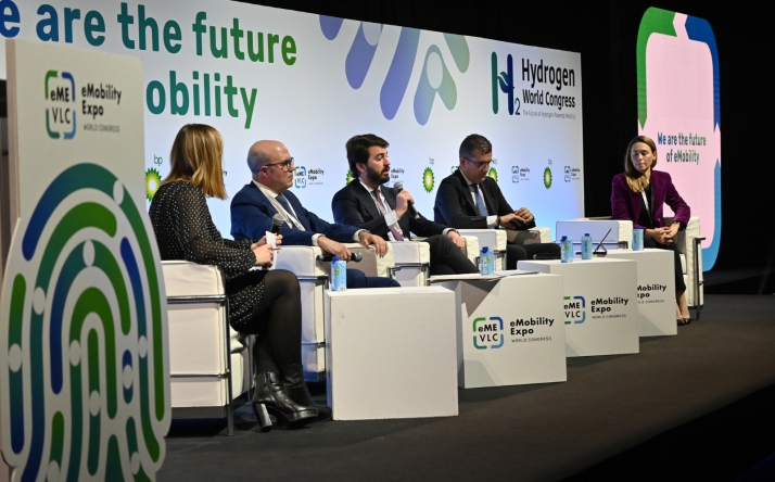 Mesa redonda sobre movilidad sostenible en Europa y España. /Jta.
