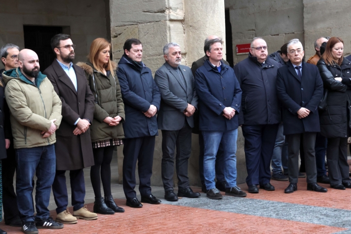 La campa&ntilde;a electoral de Castilla y Le&oacute;n, paralizada tras el tr&aacute;gico incendio de Miranda de Ebro | Imagen 2
