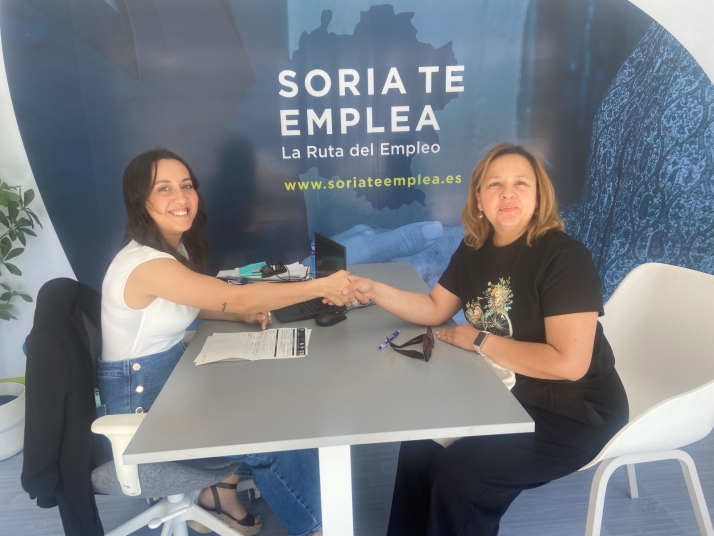 La 'Ruta Soria Te Emplea' formaliza nuevos contratos laborales en Almaz&aacute;n | Imagen 1
