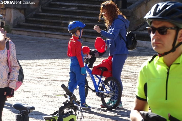 GALER&Iacute;A | Ciclismo, soledado y en familia, este domingo en la capital