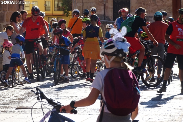 GALER&Iacute;A | Ciclismo, soledado y en familia, este domingo en la capital