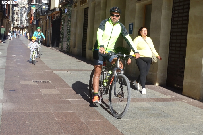 GALER&Iacute;A | Ciclismo, soledado y en familia, este domingo en la capital