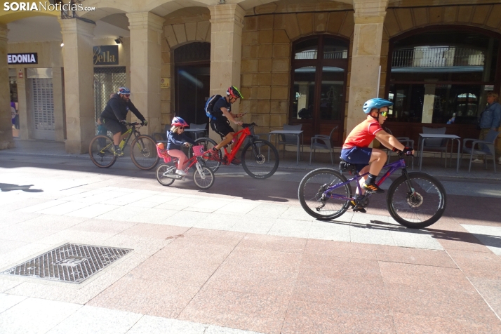 GALER&Iacute;A | Ciclismo, soledado y en familia, este domingo en la capital