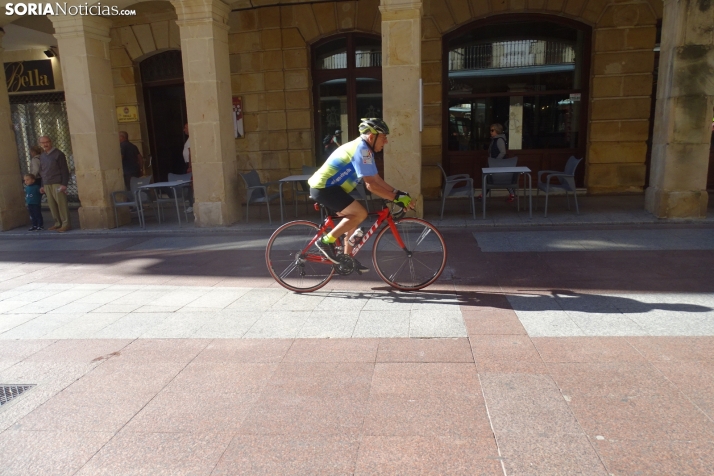 GALER&Iacute;A | Ciclismo, soledado y en familia, este domingo en la capital