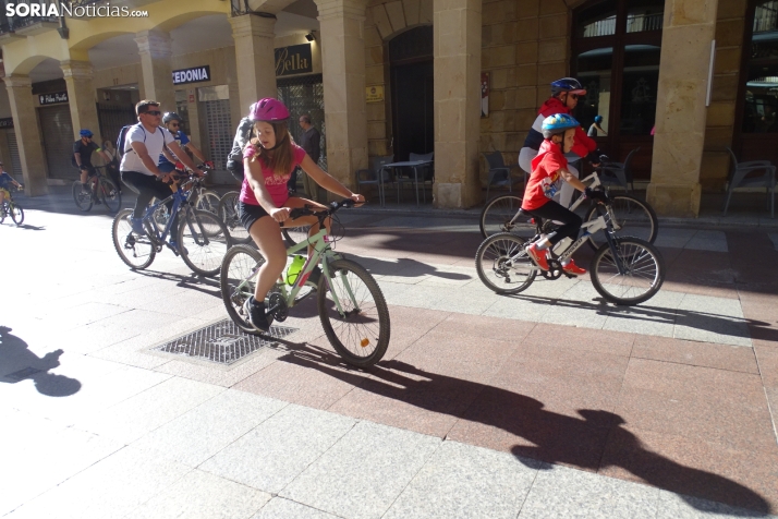 GALER&Iacute;A | Ciclismo, soledado y en familia, este domingo en la capital