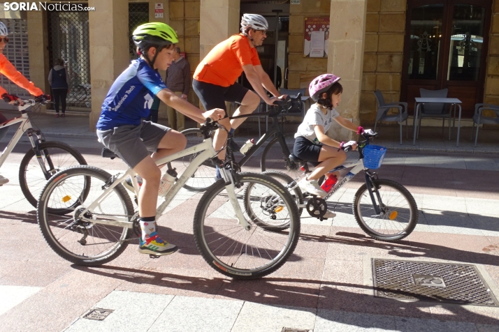 GALER&Iacute;A | Ciclismo, soledado y en familia, este domingo en la capital