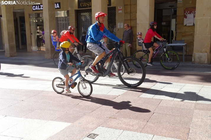 GALER&Iacute;A | Ciclismo, soledado y en familia, este domingo en la capital