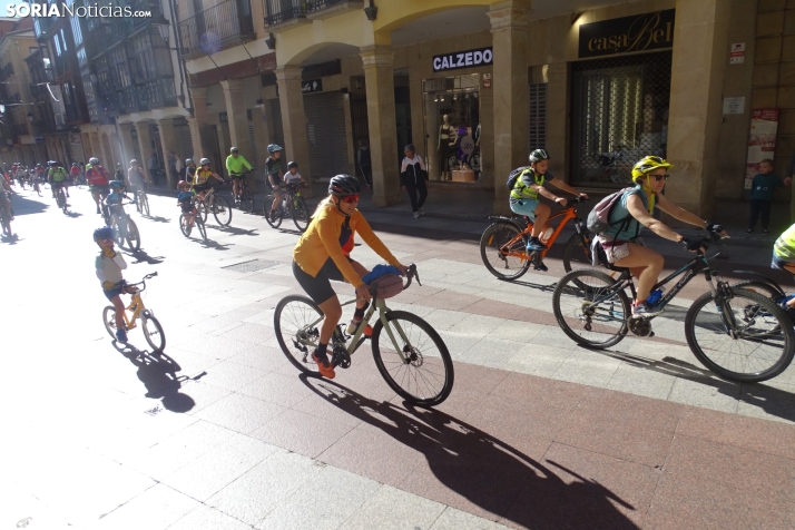 GALER&Iacute;A | Ciclismo, soledado y en familia, este domingo en la capital