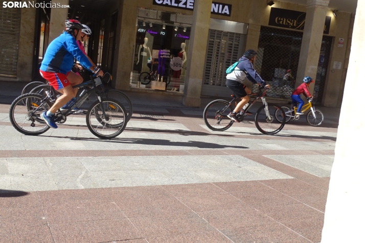 GALER&Iacute;A | Ciclismo, soledado y en familia, este domingo en la capital