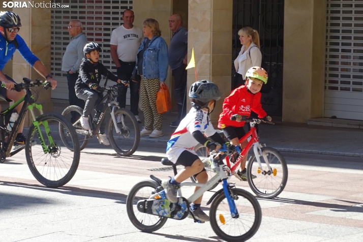 GALER&Iacute;A | Ciclismo, soledado y en familia, este domingo en la capital