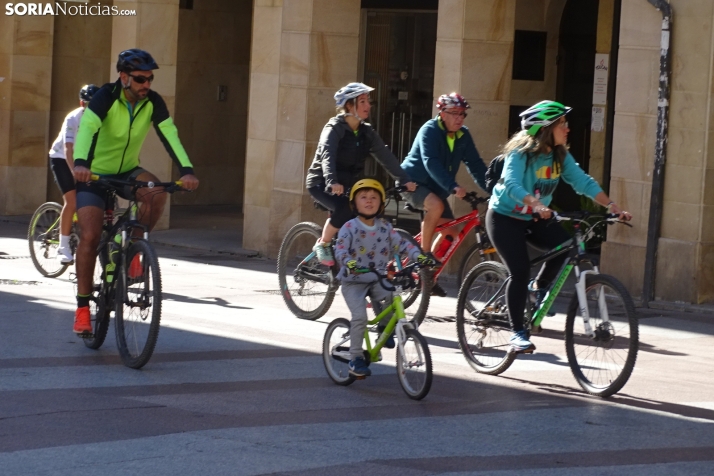 GALER&Iacute;A | Ciclismo, soledado y en familia, este domingo en la capital