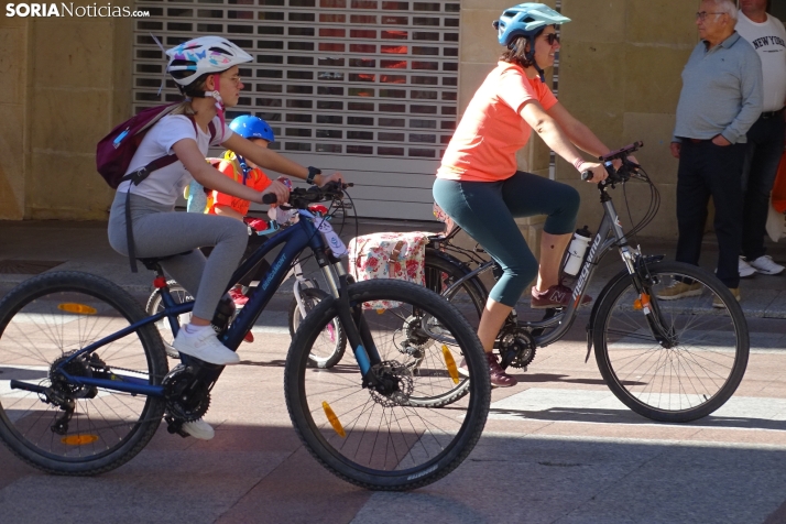 GALER&Iacute;A | Ciclismo, soledado y en familia, este domingo en la capital