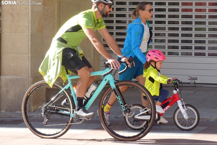 GALER&Iacute;A | Ciclismo, soledado y en familia, este domingo en la capital