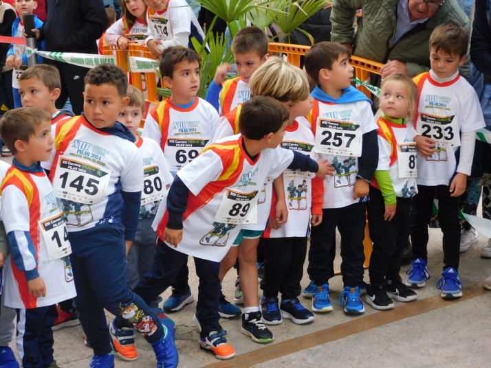 En im&aacute;genes: M&aacute;s de un centenar de j&oacute;venes participan en la Carrera del Pilar