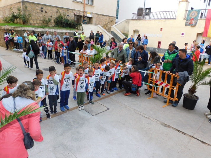 En im&aacute;genes: M&aacute;s de un centenar de j&oacute;venes participan en la Carrera del Pilar