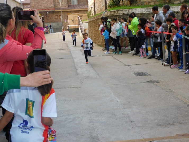 En im&aacute;genes: M&aacute;s de un centenar de j&oacute;venes participan en la Carrera del Pilar