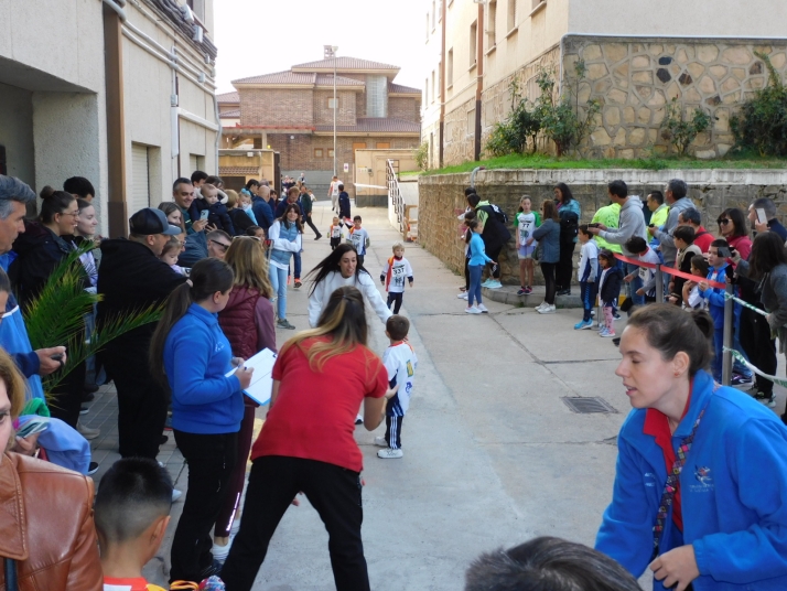 En im&aacute;genes: M&aacute;s de un centenar de j&oacute;venes participan en la Carrera del Pilar