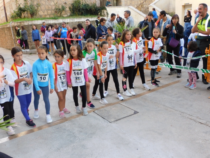 En im&aacute;genes: M&aacute;s de un centenar de j&oacute;venes participan en la Carrera del Pilar