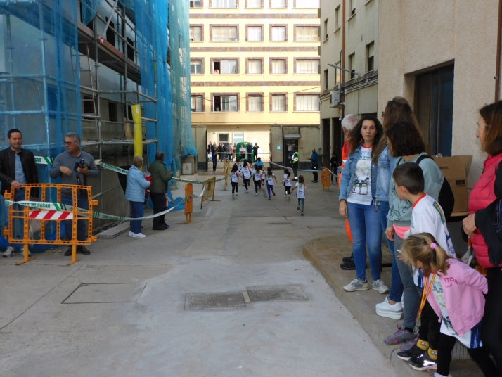 En im&aacute;genes: M&aacute;s de un centenar de j&oacute;venes participan en la Carrera del Pilar