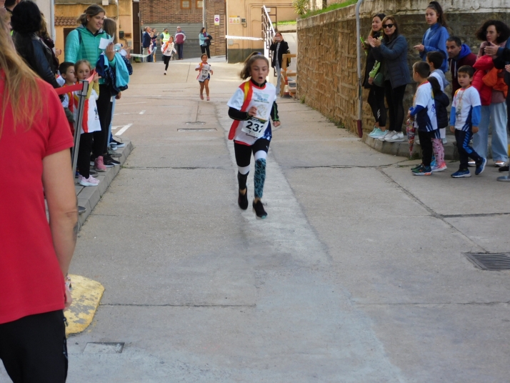 En im&aacute;genes: M&aacute;s de un centenar de j&oacute;venes participan en la Carrera del Pilar