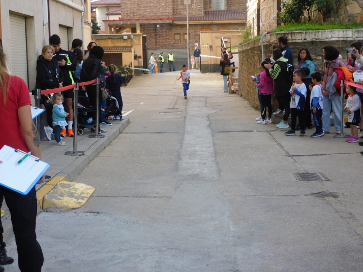 En im&aacute;genes: M&aacute;s de un centenar de j&oacute;venes participan en la Carrera del Pilar