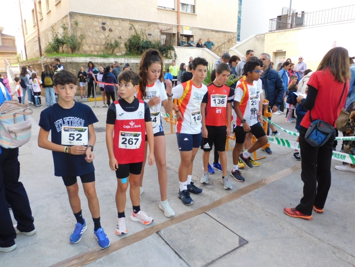 En im&aacute;genes: M&aacute;s de un centenar de j&oacute;venes participan en la Carrera del Pilar