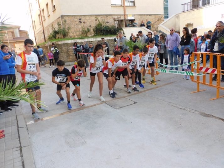 En im&aacute;genes: M&aacute;s de un centenar de j&oacute;venes participan en la Carrera del Pilar