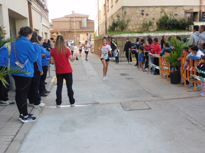 En im&aacute;genes: M&aacute;s de un centenar de j&oacute;venes participan en la Carrera del Pilar