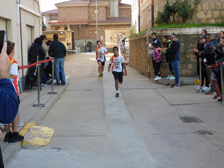 En im&aacute;genes: M&aacute;s de un centenar de j&oacute;venes participan en la Carrera del Pilar