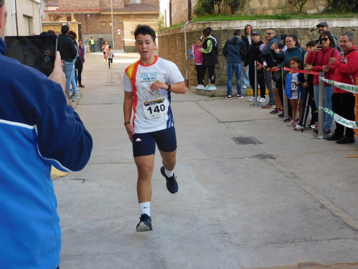 En im&aacute;genes: M&aacute;s de un centenar de j&oacute;venes participan en la Carrera del Pilar