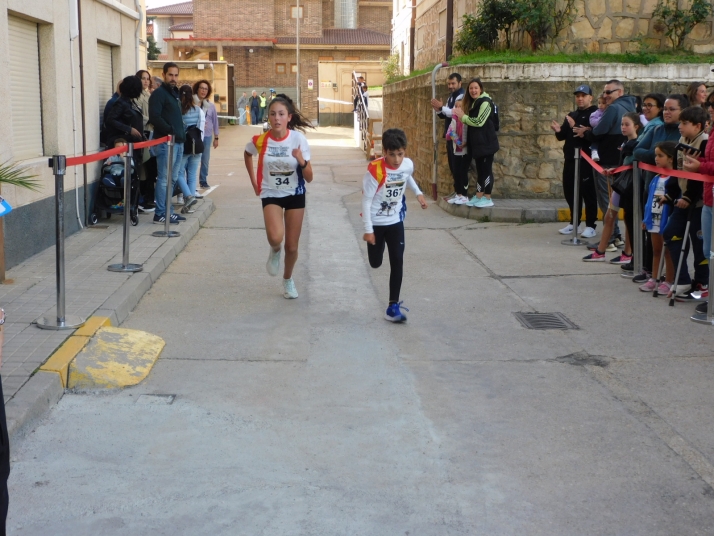 En im&aacute;genes: M&aacute;s de un centenar de j&oacute;venes participan en la Carrera del Pilar