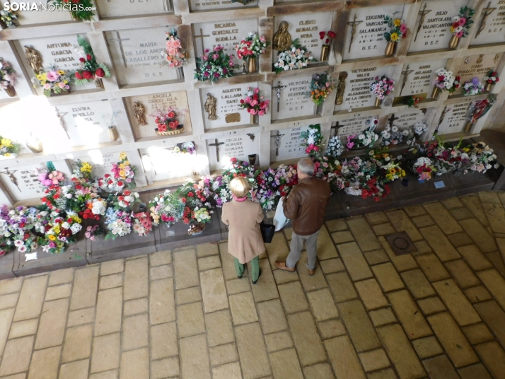 En im&aacute;genes: Los sorianos acuden en masa al cementerio para visitar a sus difuntos