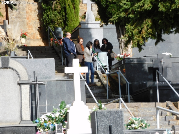 En im&aacute;genes: Los sorianos acuden en masa al cementerio para visitar a sus difuntos