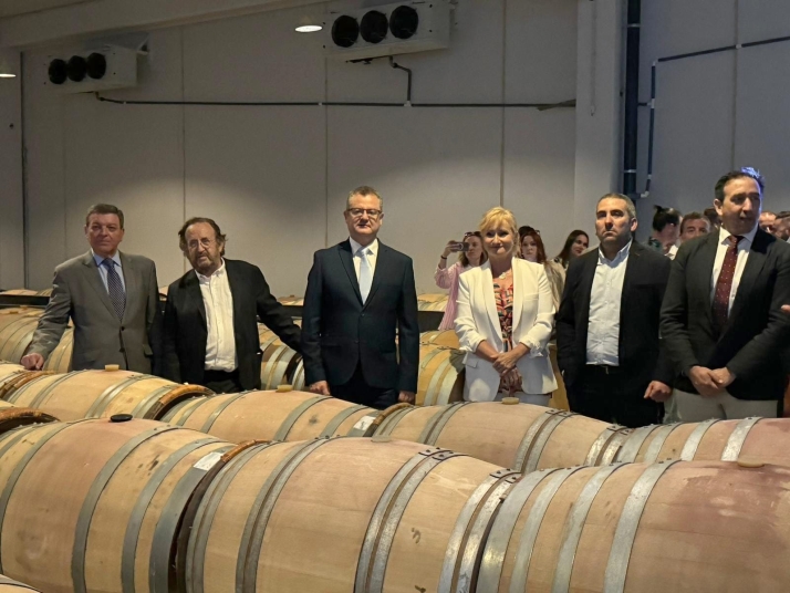 Foto 1 - Castilla y León muestra su apoyo al sector vitivinícola 