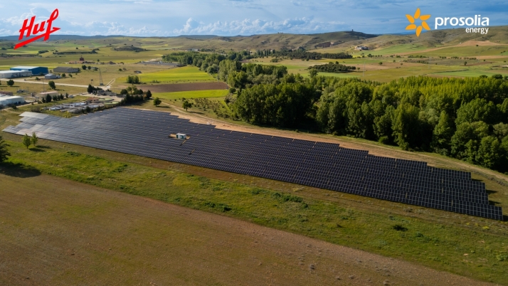 La planta de Huf en El Burgo ampl&iacute;a su parque solar | Imagen 1