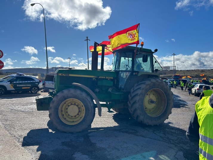 12F: As&iacute; te hemos contado la tractorada y manifestaci&oacute;n de chalecos amarillos esta ma&ntilde;ana en Soria | Imagen 3