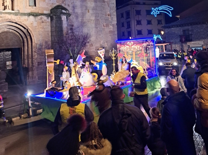 Fotos: As&iacute; ha sido el paso de los Reyes Magos por la provincia de Soria | Imagen 5