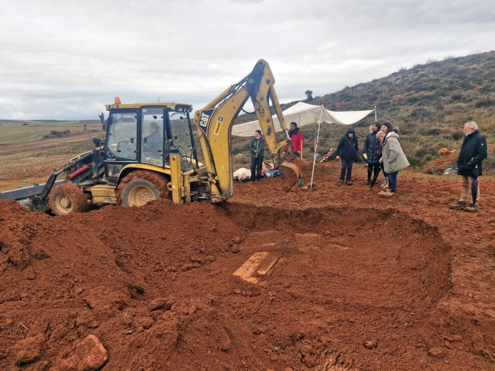 La Diputaci&oacute;n destina 13.400 euros a exhumaciones en La Riba de Escalote | Imagen 1
