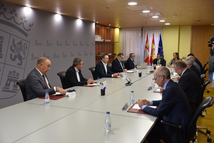 Foto 1 - Castilla y León destina 8,2 millones de euros a las entidades locales para políticas sociales y apoyo técnico en pequeños municipios