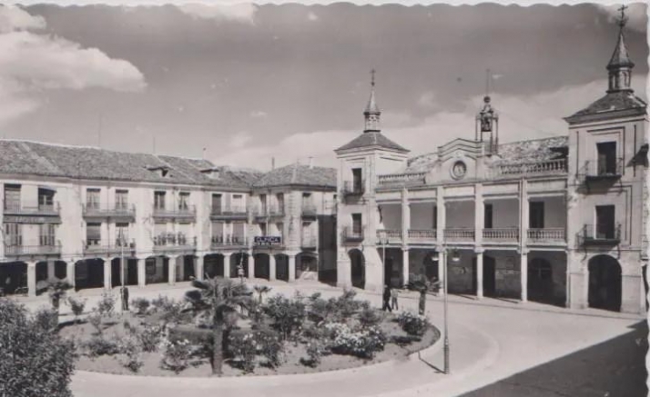 El Burgo licita la renovaci&oacute;n de su plaza Mayor | Imagen 1