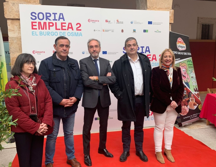Foto 2 - Las empresas sorianas se reúnen en El Burgo para ofertar 180 puestos de trabajo: cocineros, conductores o veterinarios