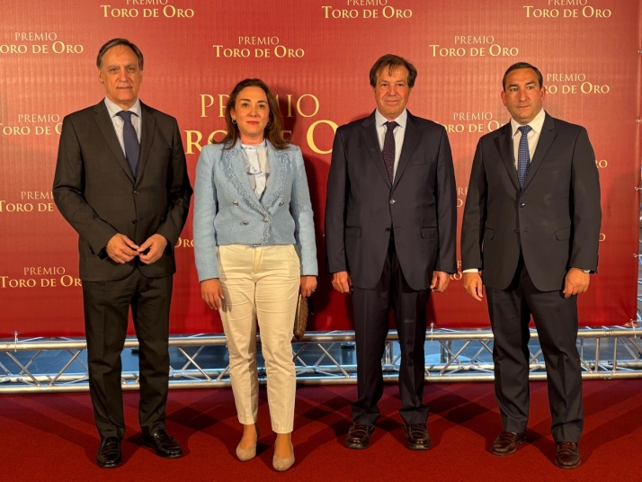 Castilla y Le&oacute;n defiende a los ganaderos de toro de lidia por la conservaci&oacute;n de la raza y la protecci&oacute;n de la dehesa  | Imagen 1