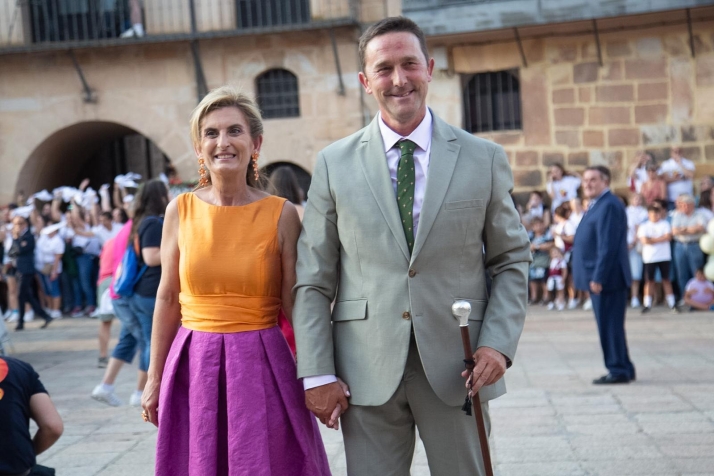 Estos han sido los looks escogidos por los jurados el mi&eacute;rcoles de 'El Preg&oacute;n' 2025 | Imagen 3