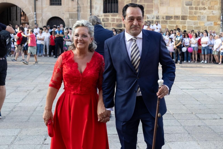 Estos han sido los looks escogidos por los jurados el mi&eacute;rcoles de 'El Preg&oacute;n' 2025 | Imagen 9