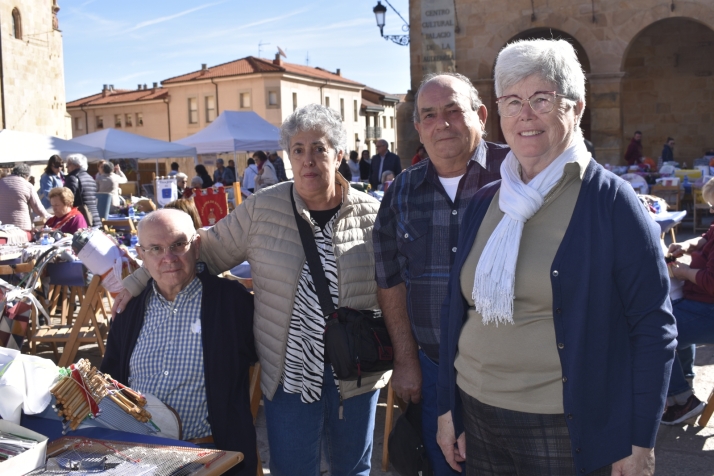 Antonio Esteban y Josep María Andreu junto a sus esposas.