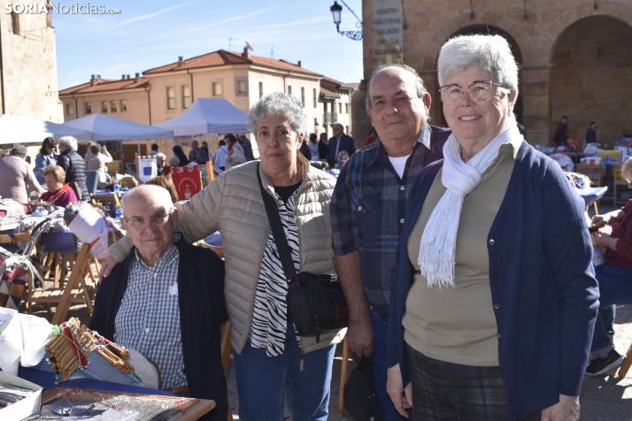 Encuentro de encajeras de bolillos por San Saturio.