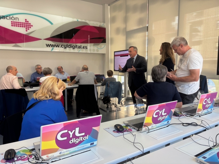 As&iacute; puedes conseguir la Tarjeta Buscyl para viajar gratis en Castilla y Le&oacute;n | Imagen 1