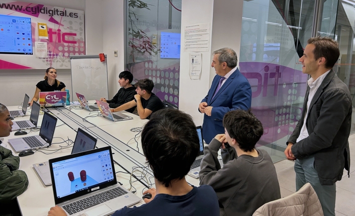 Taller de robótica en el Espacio CyL Digital de Valladolid. /Jta